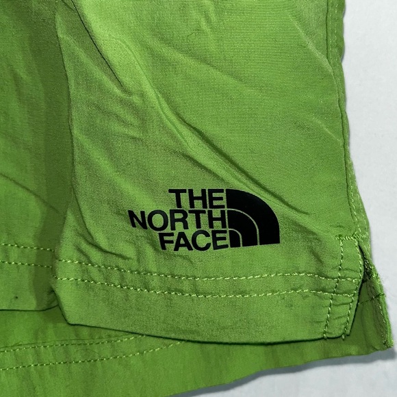 The North Face Hommes,  swim trunks. Size large, green color, w/draw string. - Picture 5 of 5